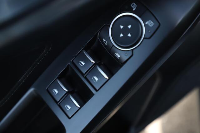 Ford FOCUS 1.0 EcoBoost Titanium Business Stuur & Stoelverwarming Navigatie Carplay Android Full LED 17 inch LMV