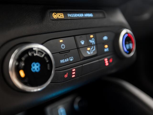 Ford FOCUS Wagon 1.5 EcoBoost ST Line 150Pk Automaat (APPLE CARPLAY, GROOT NAVI, STOELVERWARMING, KEYLESS, SPORTSTOELEN, ADAPTIVE CRUISE, PARKEERSENSOREN, NIEUWSTAAT)