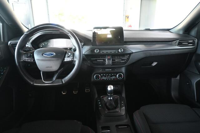 Ford FOCUS 1.0 EcoBoost ST Line Business Clima CarPlay Camera Led Navigatie Cruise Trekhaak Goed onderhouden! Inruil Mogelijk!