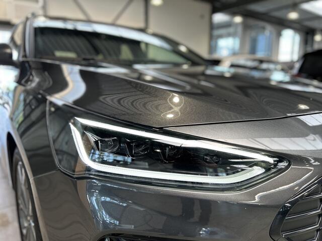 Ford FOCUS Wagon EcoBoost Hybrid 155pk ST Line X | AUTOMAAT | Matrix LED | Adapt. Cruise | AGR Stoel | Elektrische Achterklep | Winterpack | SYNC 4 |