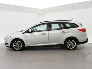 ford-focus-wagon-1.0-trend-+-apple-