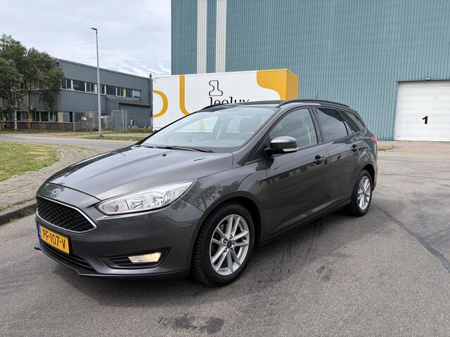 Ford FOCUS Wagon 1.0i Eco-Boost Edition 6-Bak 126 PK. Distributieriem en waterpomp vervangen bij 197.000 KM !!! Zeer fijn rijdende auto !!