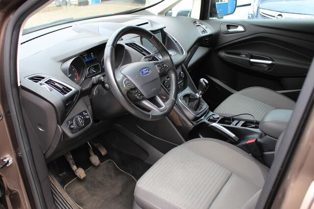 Ford GRAND C-MAX 1.0i "Titanium" Cruise - Clima - PDC !!! 125 Pk