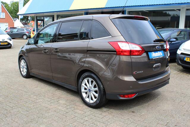 Ford GRAND C-MAX 1.0i "Titanium" Cruise - Clima - PDC !!! 125 Pk