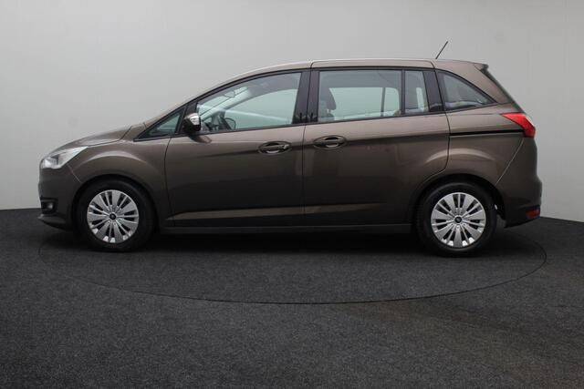 Ford GRAND C-MAX 1.0 Trend 7 Persoons 2018 | Airco | Cruise Control | Carplay | Navigatie | Trekhaak | Goed Onderhouden | Onderhoudshistorie | Stuurwiel Bediening | 2 Sleutels