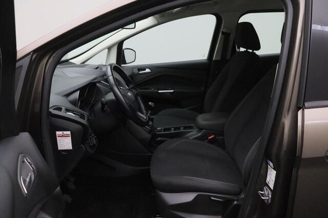 Ford GRAND C-MAX 1.0 Trend 7 Persoons 2018 | Airco | Cruise Control | Carplay | Navigatie | Trekhaak | Goed Onderhouden | Onderhoudshistorie | Stuurwiel Bediening | 2 Sleutels