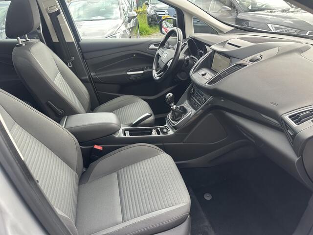 Ford GRAND C-MAX 1.0 Titanium 7p. panoramadak