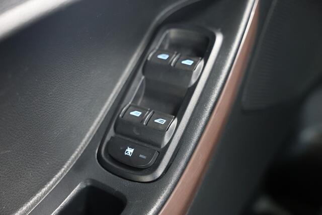 Ford KA Ka+ 1.2 Trend Ultimate Black NAV STOELVW CLIMA '18