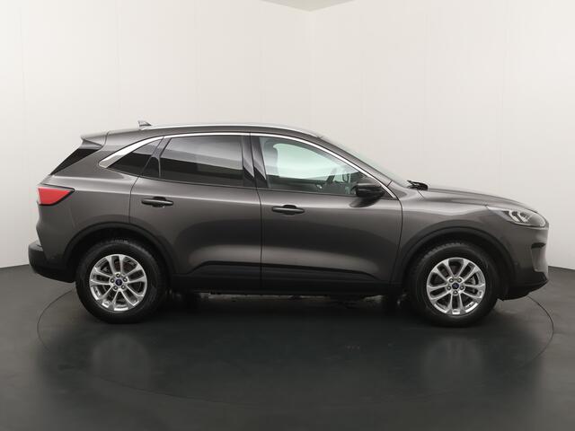 Ford KUGA 2.5 PHEV 225 pk Titanium | Winter Pack | El. a. klep | Adapt. cruise | Adapt. LED | 4 seiz. banden