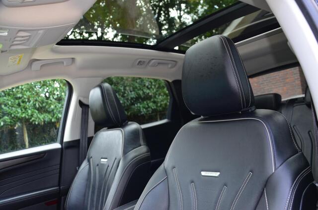 Ford KUGA 2.5 PHEV Vignale Navi/Led/Pdc/Ecc/Panoramadak/Digital Cockpit/Stoel stuur & ruitverwarming/Achteruitrijcamera/Leer/head-up display