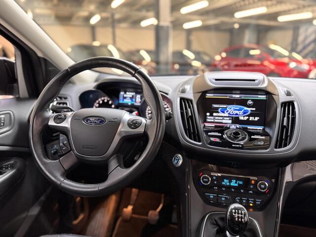 Ford KUGA 150pk Titanium Navi Camera Trekhaak Winter Parking pack El. Klep SONY Audio Dealeronderhouden