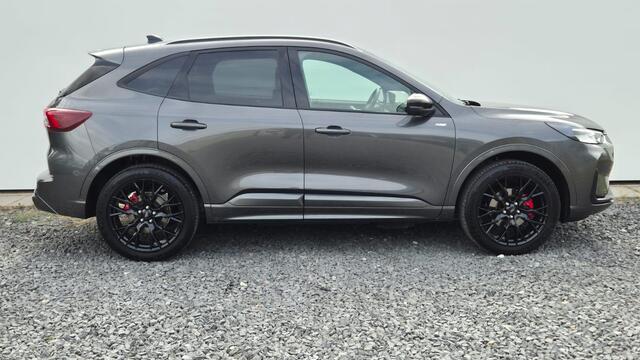 Ford KUGA 2.5 PHEV ST-Line X Black Pack - Panorama Dak - Winter Pack - 360 Camera - AGR Stoelen -Rode remklauwen - Nieuw en Zeer compleet - Head-Up