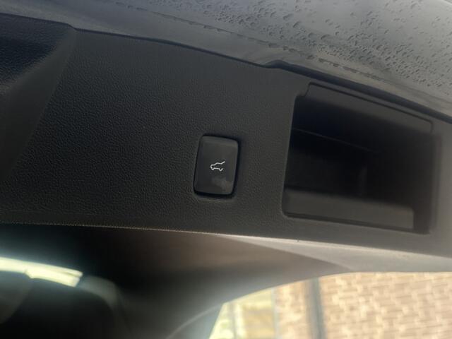 Ford KUGA 2.5 FHEV Vignale Hybride . Trekhaak/Leder/360 camera/Zelf inparkeren/B&O.