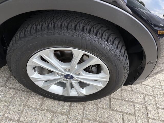 Ford KUGA 1.5 EcoBoost Titanium 1e eignaar // dealeronderhouden // trekhaak // half leder // elec a klep // camera