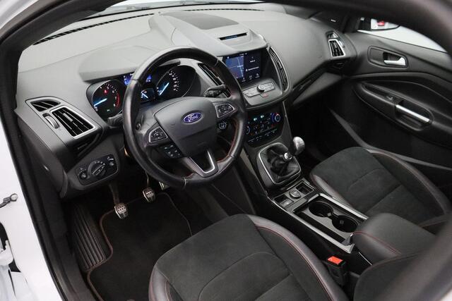 Ford KUGA 1.5 EcoBoost ST Line 2017 Navigatie | Camera | Bluetooth | Trekhaak 2000kg trekgewicht | Half lederen bekleding | Stoelverwarming | Stuurverwarming | Cruise control | Climate control | LED