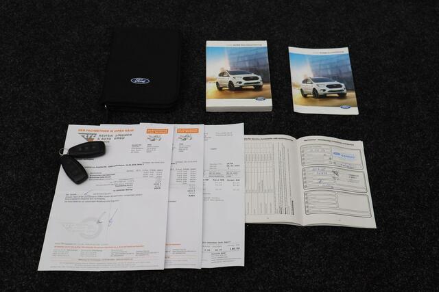 Ford KUGA 1.5 EcoBoost ST Line 2017 Navigatie | Camera | Bluetooth | Trekhaak 2000kg trekgewicht | Half lederen bekleding | Stoelverwarming | Stuurverwarming | Cruise control | Climate control | LED