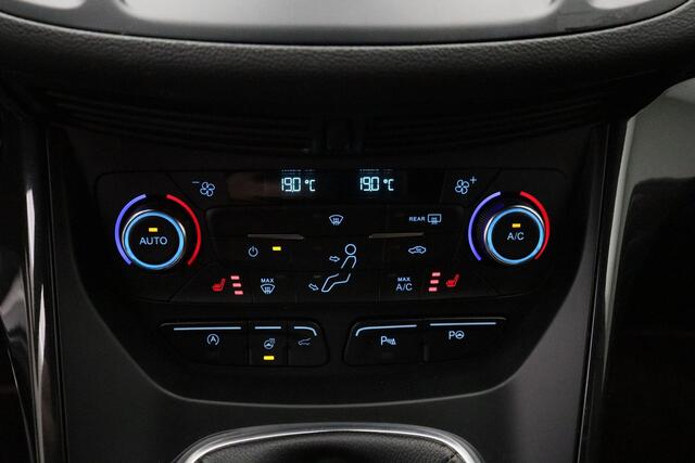 Ford KUGA 1.5 EcoBoost ST Line 2017 Navigatie | Camera | Bluetooth | Trekhaak 2000kg trekgewicht | Half lederen bekleding | Stoelverwarming | Stuurverwarming | Cruise control | Climate control | LED