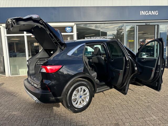 Ford KUGA 2.5 PHEV TITANIUM