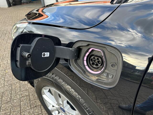 Ford KUGA 2.5 PHEV TITANIUM