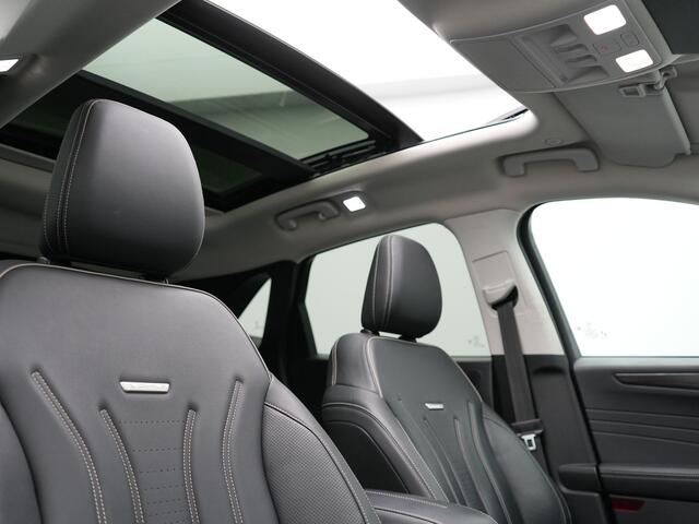 Ford KUGA 2.5 Vignale Plug In Hybrid 225pk Dealer O.H PHEV | Panodak | Head Up | Adaptive Cruise | 360 Camera | Bang & Olufsen Sound | Lederen Sportstoelen Memory & Verwarmd | Keyless | Apple Carplay | Stuur Verwarmd | Blis | Virtual | Navigatie