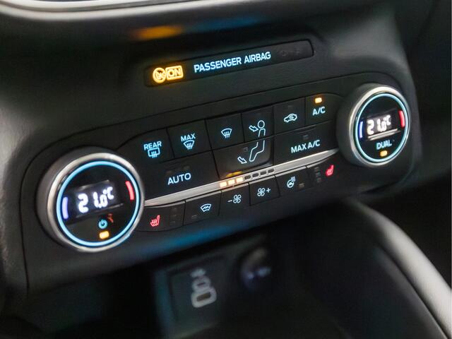 Ford KUGA 2.5 PHEV Titanium 225Pk Automaat (VIRTUAL COCKPIT, APPLE CARPLAY, GROOT NAVI, CAMERA, SPORTSTOELEN, GETINT GLAS, KEYLESS, CRUISE, LED KOPLAMPEN, NIEUWE APK, NIEUWSTAAT)