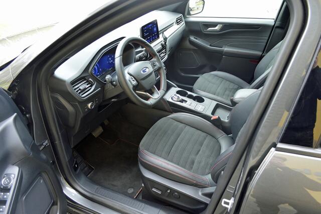 Ford KUGA VERWACHT 2.5 PHEV ST-Line X Navi, panoramadak, winterpack, driver pack, trekhaak, B&O soundsysteem