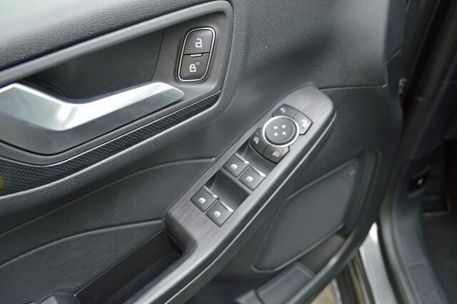 Ford KUGA VERWACHT 2.5 PHEV ST-Line X Navi, panoramadak, winterpack, driver pack, trekhaak, B&O soundsysteem