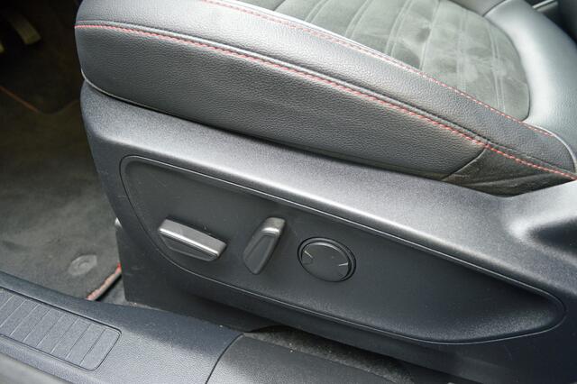 Ford KUGA VERWACHT 2.5 PHEV ST-Line X Navi, panoramadak, winterpack, driver pack, trekhaak, B&O soundsysteem