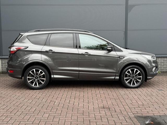 Ford KUGA 1.5 EcoBoost ST Line / Elektrisch wegklapbare Trekhaak / Elektrische Achterklep / Stoel+Stuur Verwarming / Achteruitrij Camera / Voorruit Verwarming /