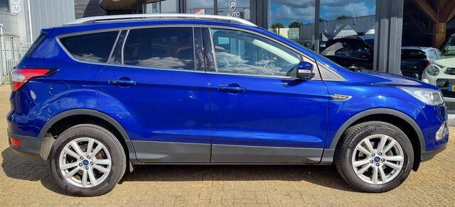 Ford KUGA 1.5 EcoBoost Trend Ultimate 120PK | 1e Eigenaar | Dealeronderhouden | Zeer Nette Staat | NL AUTO | Achteruitrijcamera | Trekhaak | Climate Control | Navigatie | Voorruitverwarming | 2 Sleutels |