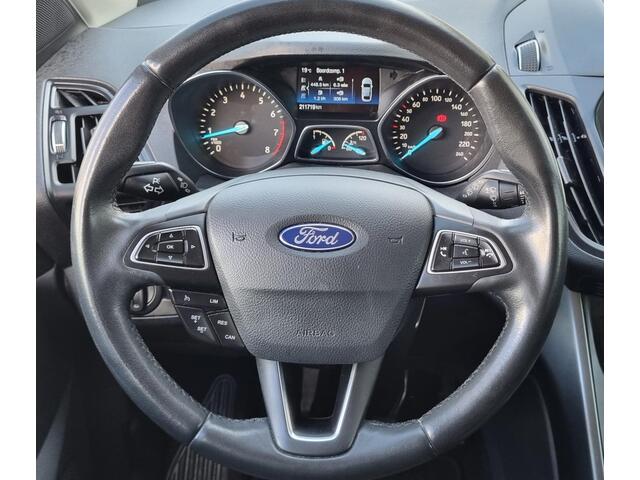 Ford KUGA 1.5 EcoBoost Trend Ultimate 120PK | 1e Eigenaar | Dealeronderhouden | Zeer Nette Staat | NL AUTO | Achteruitrijcamera | Trekhaak | Climate Control | Navigatie | Voorruitverwarming | 2 Sleutels |