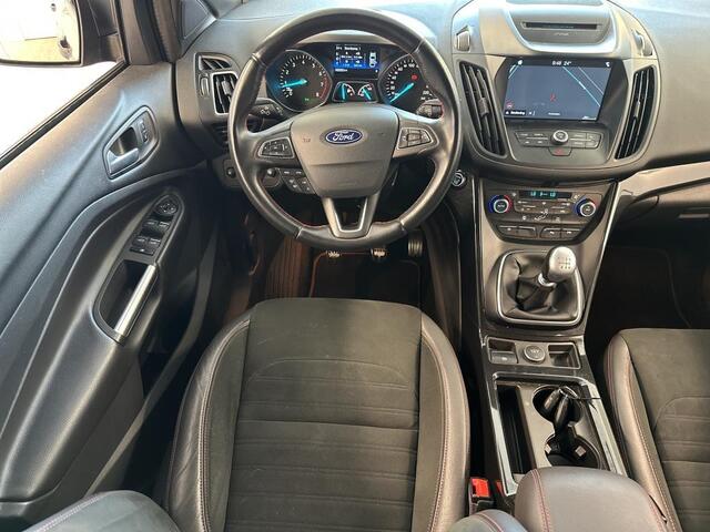 Ford KUGA 1.5 EcoBoost 150pk ST Line Navi Leder Trekhaak Parking pack Voorruitverwarming Privacy Glass