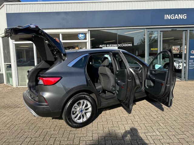 Ford KUGA 2.5 PHEV TITANIUM