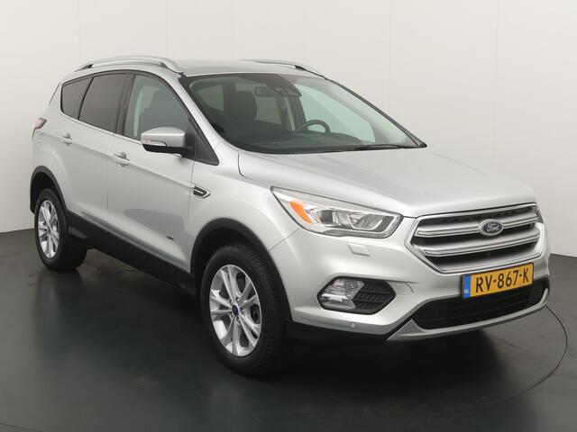 Ford KUGA 1.5 Titanium 4WD 182PK | Winter pack | BLIS | Trekhaak | Cruise | Camera | Navi |