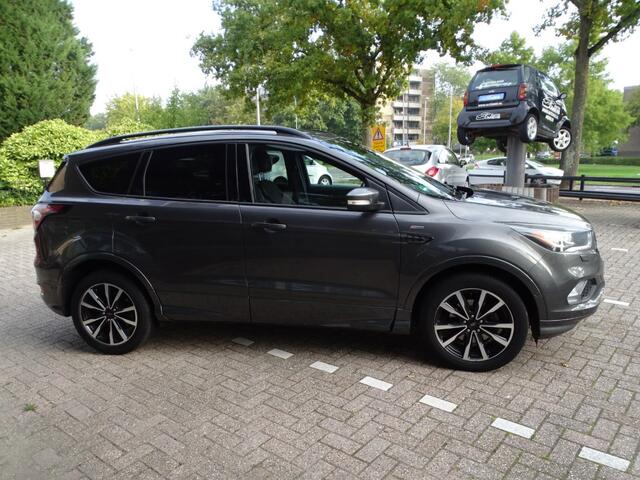 Ford KUGA 1.5 EcoBoost ST Line