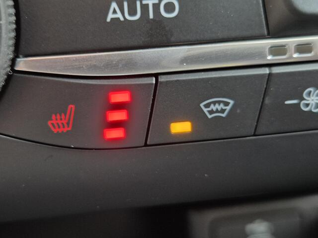 Ford KUGA 2.5 PHEV ST-Line Automaat / Winter-pack / Stuur- en Stoelverwarming / Cruise control / Navigatie / Voorruit verwarming / Keyless Entry/Start / Apple Carplay Android Auto /