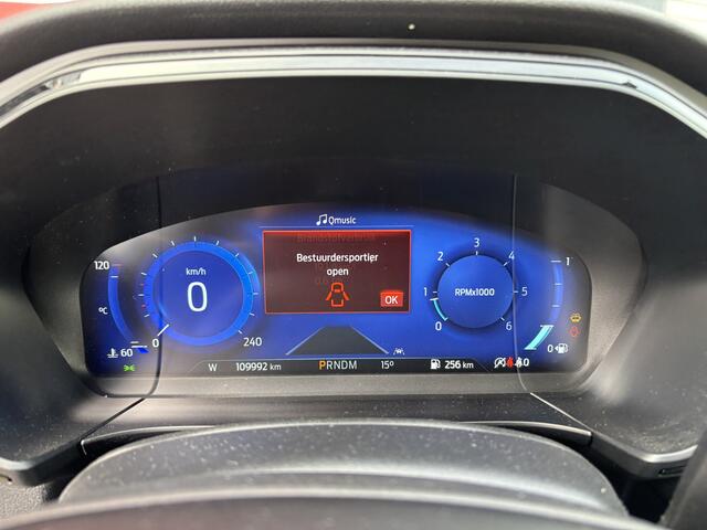 Ford KUGA 1.5 ST-LIne DIESEL / 1500KG TREKKEN / AUTOMAAT / CAMERA / STOELVERW / STUURVERW / FULL LED / KEYLESS / TREKHAAK