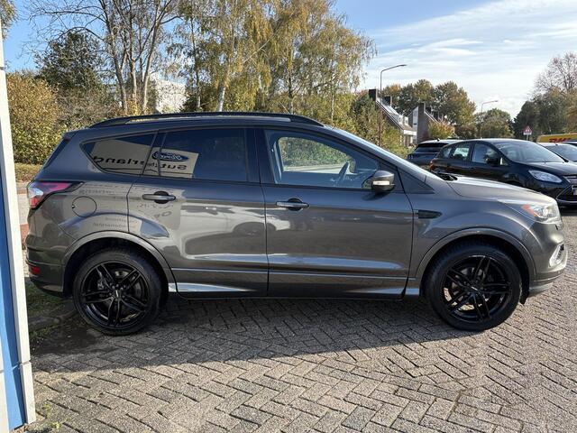 Ford KUGA 1.5 EcoBoost ST-Line 150pk | Trekhaak | Winter Pack | Parkeersensoren | 2000kg Trekgewicht! | Dealer Onderhouden |