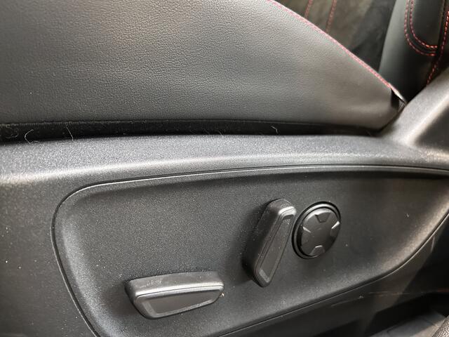 Ford KUGA 2.5 PHEV 243 pk ST-Line X | Trekhaak | Pano | Winter Pack | 19" | Matrix LED | AGR | 360° Camera | Origineel NL