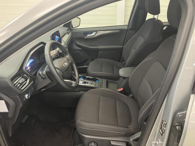 Ford KUGA 2.5 PHEV Titanium / Eerste Eigenaar / Trekhaak 1500 KG / NL Auto / Stoel- en Stuurverwarming / Verwarmde Voorruit / Navigatie / Camera / Dual-Zone Climate Control /