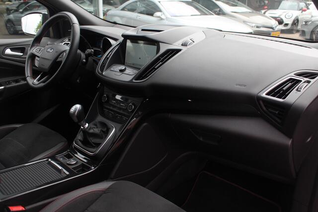 Ford KUGA 1.5 EcoBoost ST Line / Trekhaak / Camera / Leder&Alcantara / CarPlay / Keyless / B&O / 18'' / Navigatie / Dodehoek / DAB / Stoel+Stuurverwarming / Cruise Control
