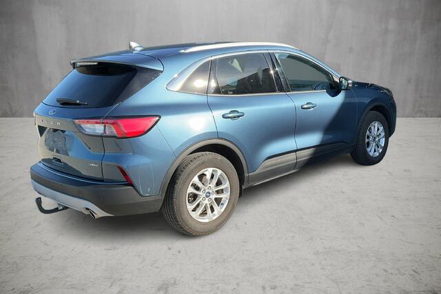 Ford KUGA 2.5-225pk PHEV Titanium X. Hybride rijden voor een reële prijs ! Stoel-, stuur- en voorraamverw., Aadapt. cruise controlSide- en lane assist, B&O soundsyst., Trekhaak afneemb. kogel, Climate control, Navigatie, Cruise Control, Bluetooth, Elektr. achterkl