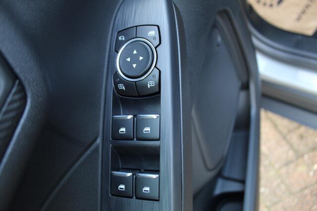 Ford KUGA 2.5-243pk PHEV ST-Line X. Nieuwste model ! Van ¤. 54.937,- voor ¤. 43.735,- ! Trekgewicht 2.100kg ! Elektr. panoramadak, Elektr. inklapb. trekhaak, stoel-, stuur- en voorraamverw., lane- en side assist, 360gr. camera, HUD, Apple/Android, Elektr. verstelb.