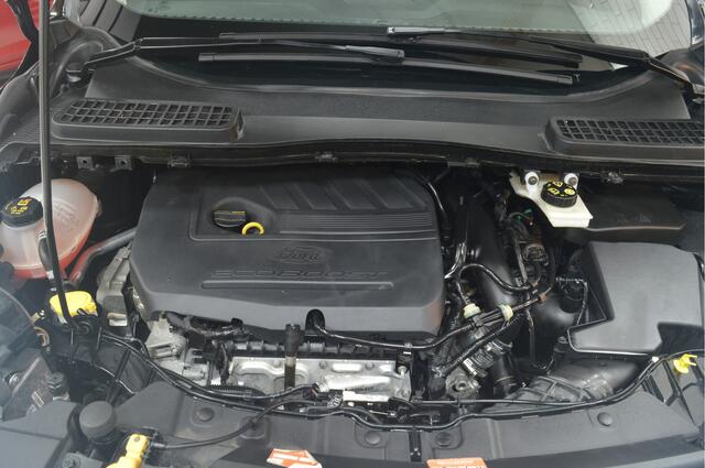 Ford KUGA 1.5 EcoBoost Titanium // 141.000 km // NAVI // CAMERA // PDC // TREKHAAK // STUUR&STOELVERW. // EL.ACHTERKLEP //