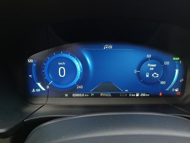 Ford KUGA 2.5 PHEV ST-Line, carplay, cruise