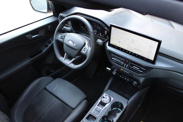 Ford KUGA 2.5 PHEV ST-Line X - Pano - ACC - B&O - Trekhaak - HUD - Stoel/Stuurverwarming - LED - Keyless - Navi - Rijklaar