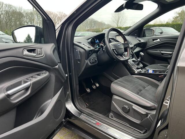 Ford KUGA 1.5 ST-Line Winterpack Led Trekhaak 2000Kg Camera Keyless