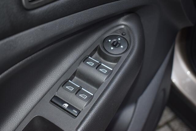 Ford KUGA 1.5 EcoBoost Titanium | Trekhaak | Stoel+ Stuurwielverwarming | Camera | Adaptive Cruise Control |