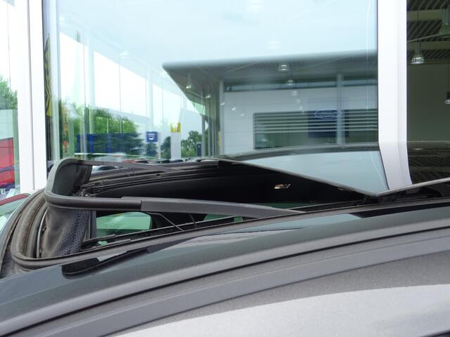 Ford KUGA 2.5 PHEV ST-Line X 225pk Automaat | Adaptieve Cruise | Panorama dak | Achteruitrijcamera | Elektrische achterklep | Navigatie | B & O Sound