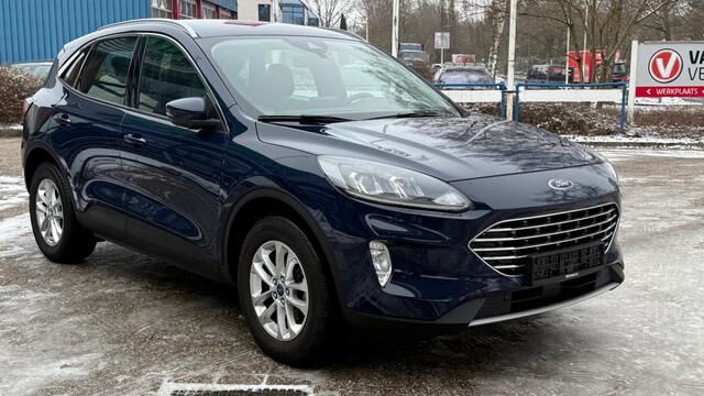 Ford KUGA 2.5 PHEV TITANIUM / Winter pack*